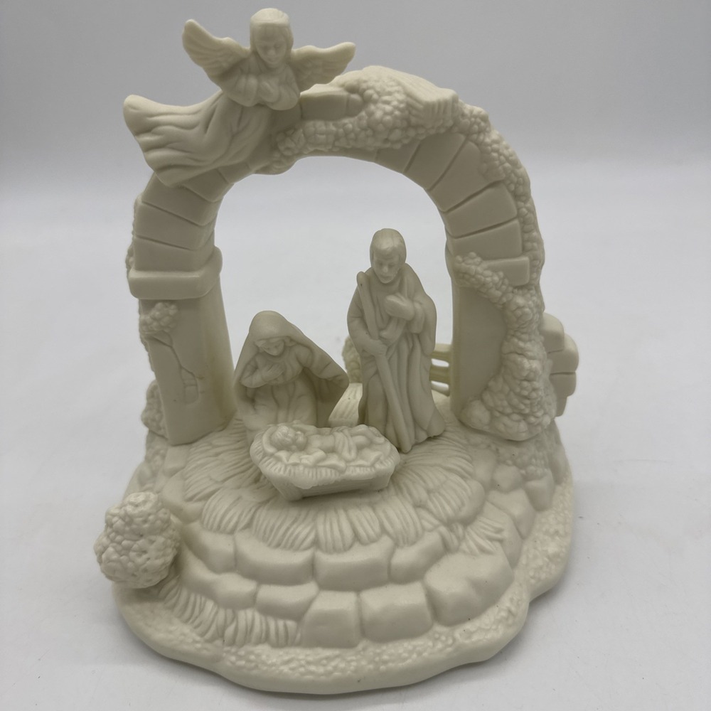 Porcelain‎ Music Box Nativity Scene
